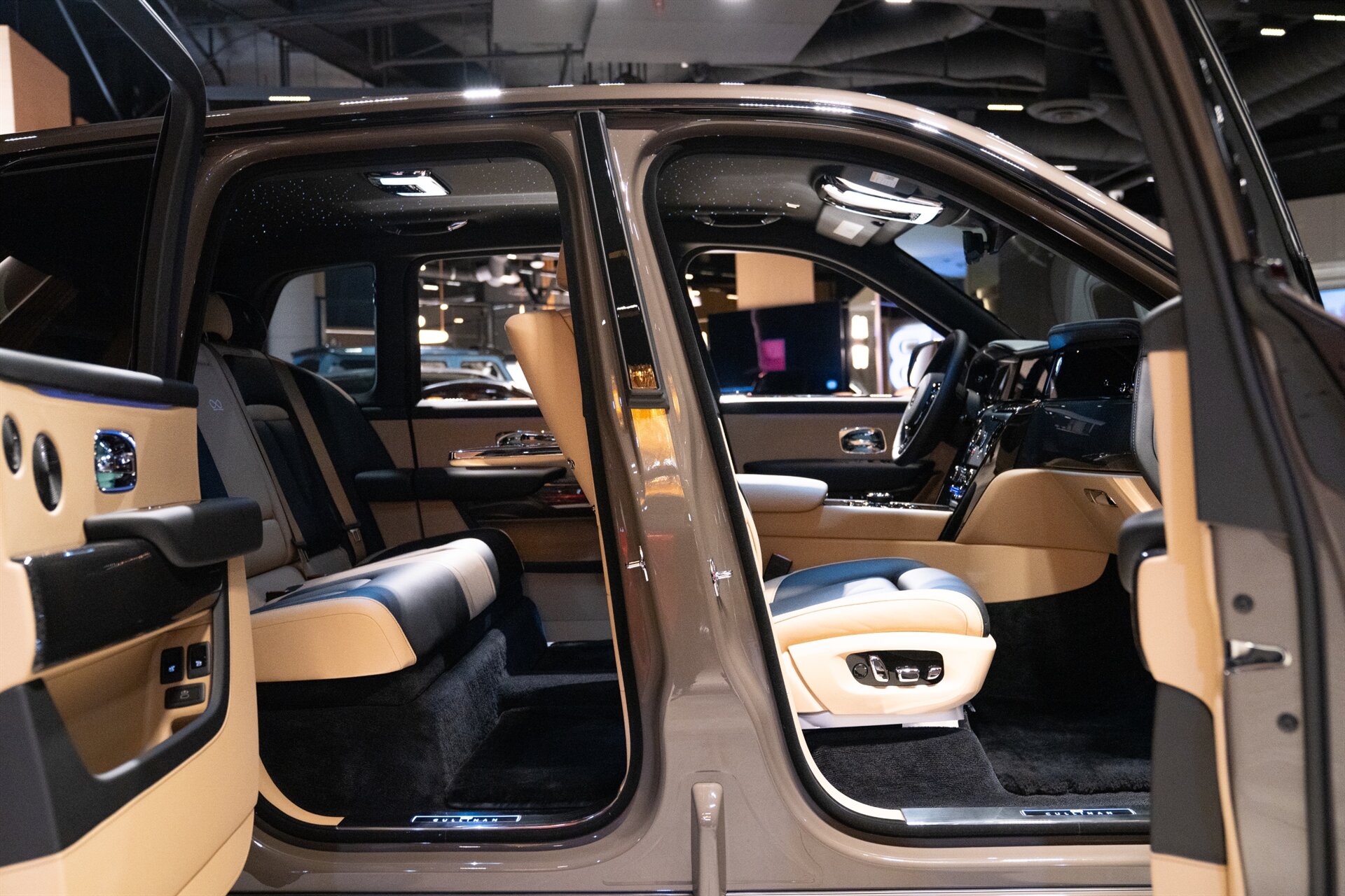 2027 Rolls-Royce Black Badge Cullinan - Photo 41