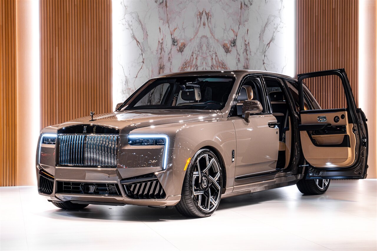2027 Rolls-Royce Black Badge Cullinan   - Photo 2 - Beverly Hills, CA 90212
