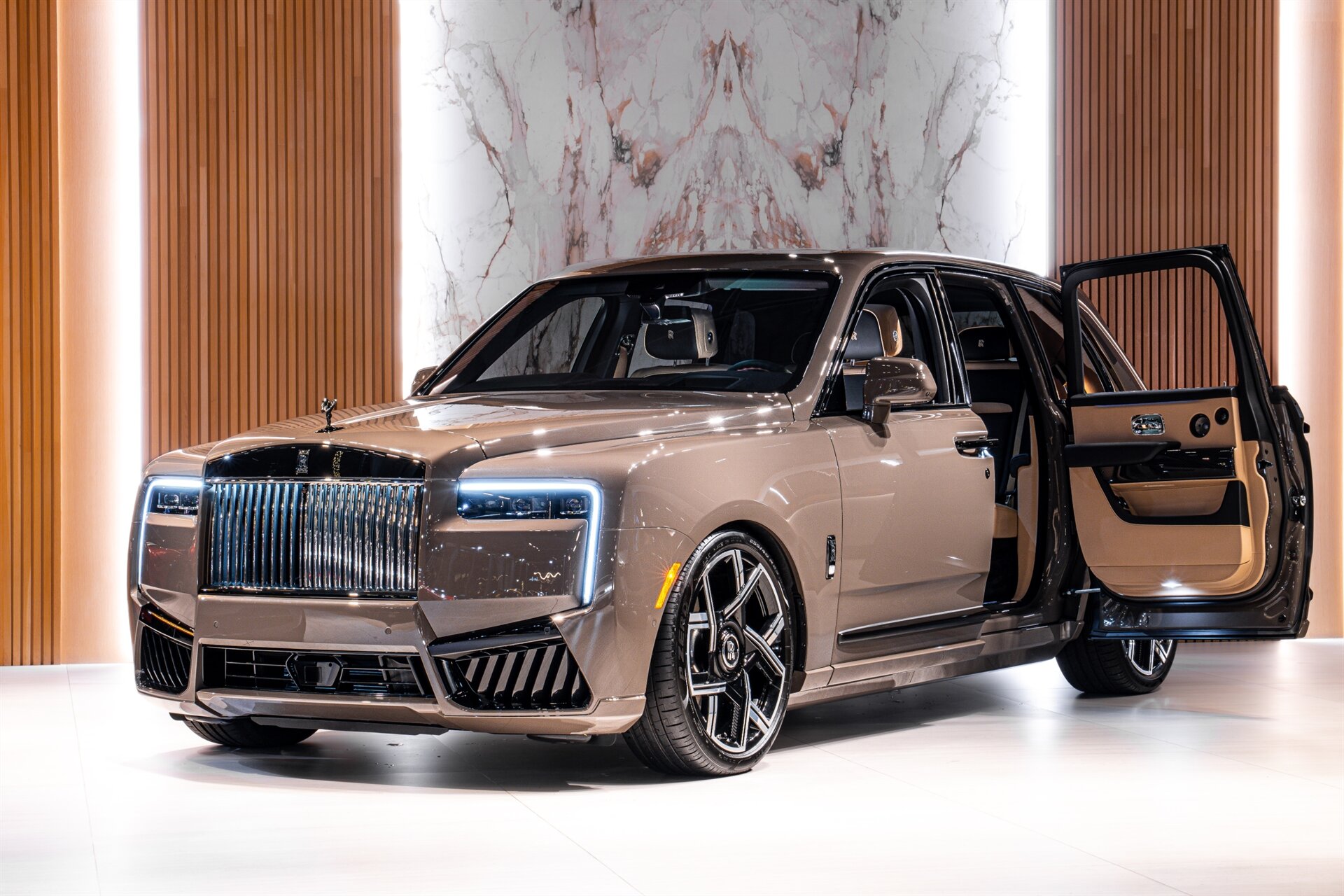 2027 Rolls-Royce Black Badge Cullinan - Photo 2