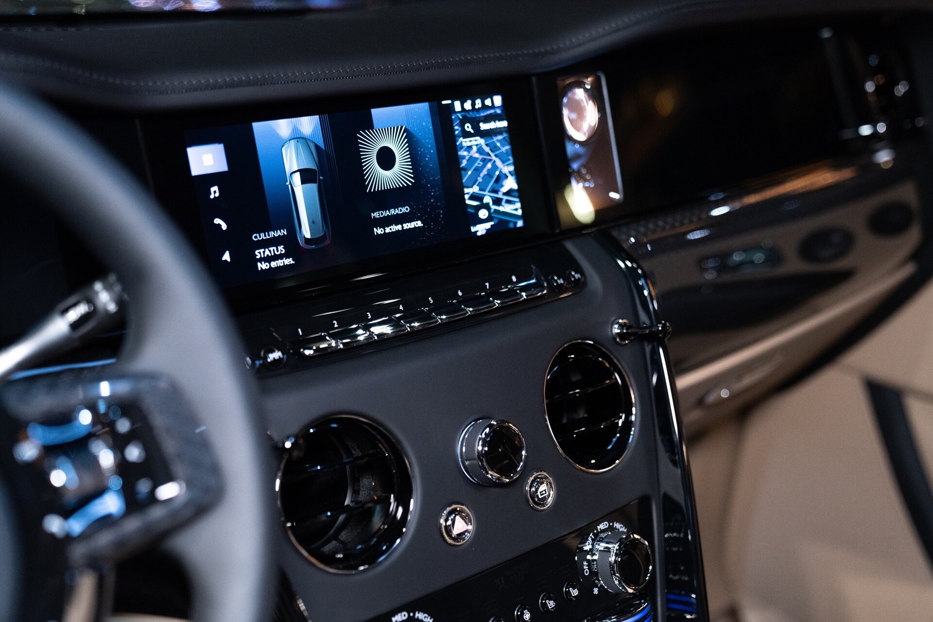 2027 Rolls-Royce Black Badge Cullinan - Photo 20