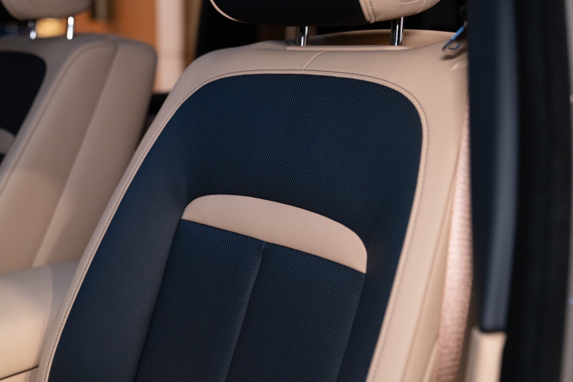 2027 Rolls-Royce Black Badge Cullinan - Photo 24