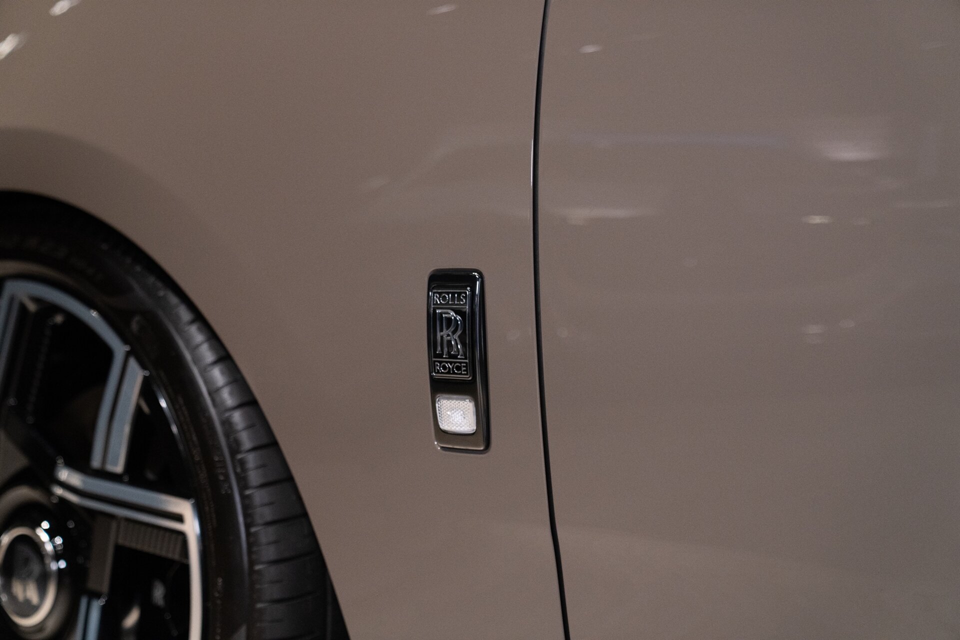 2027 Rolls-Royce Black Badge Cullinan - Photo 15