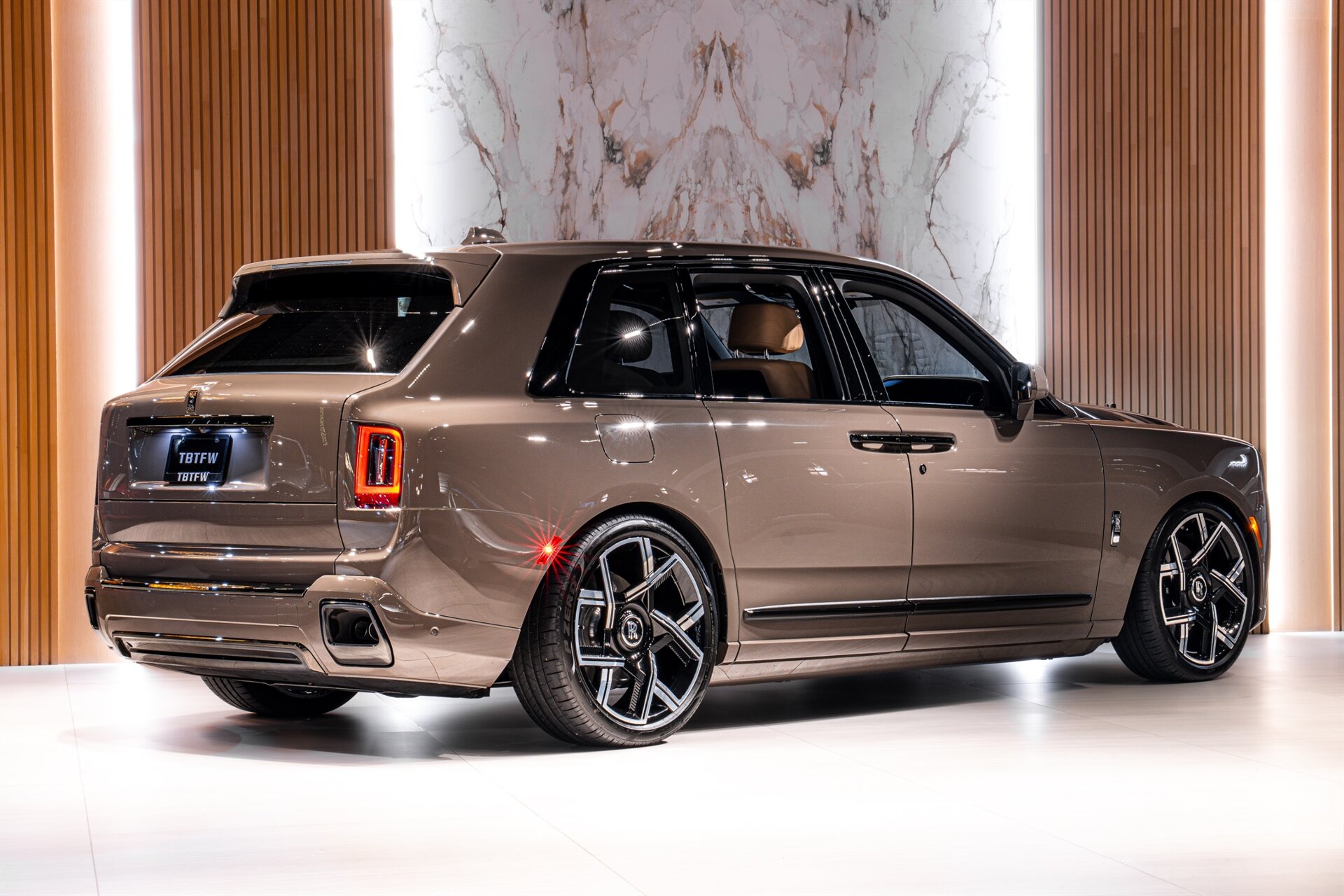 2027 Rolls-Royce Black Badge Cullinan - Photo 5