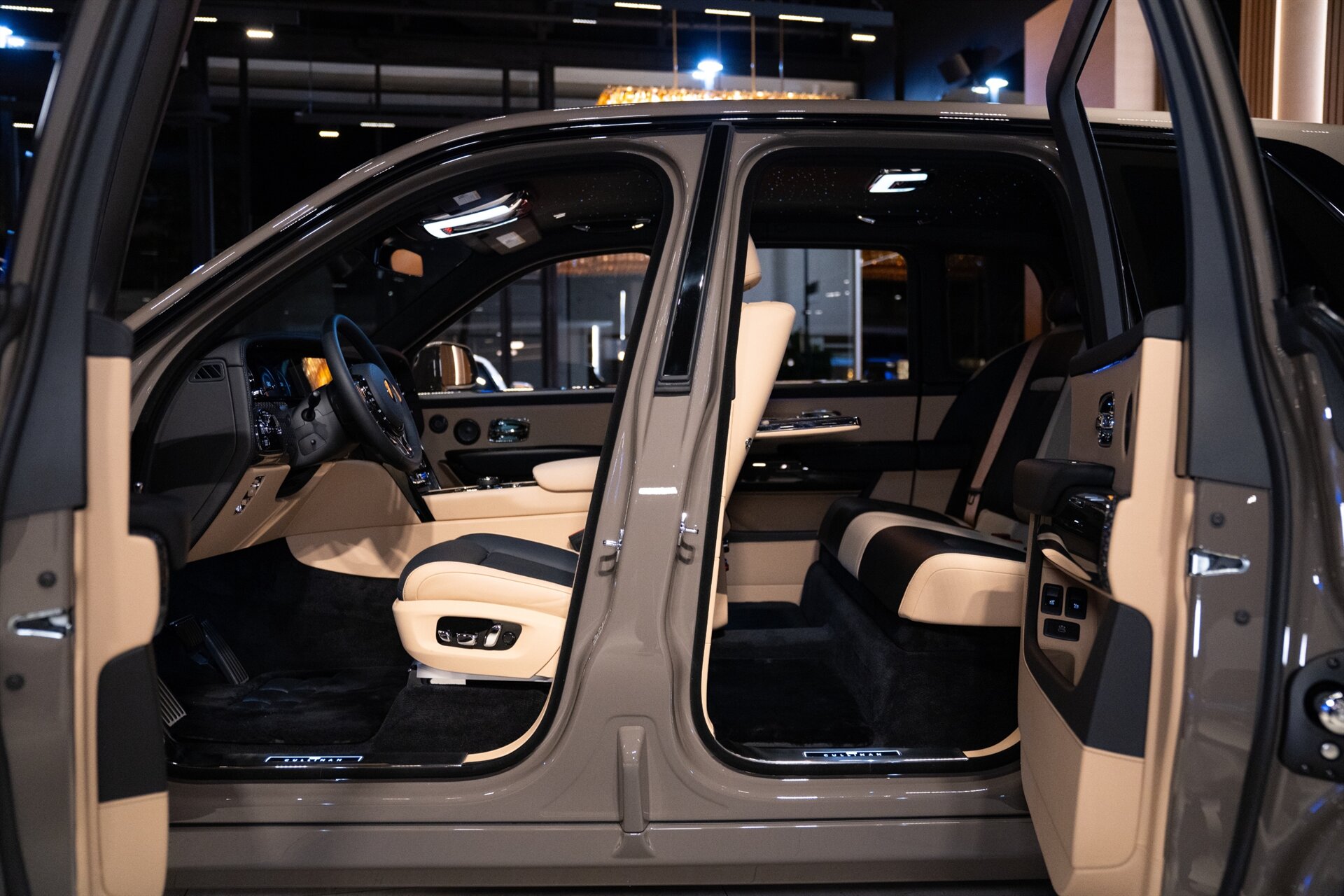 2027 Rolls-Royce Black Badge Cullinan - Photo 13