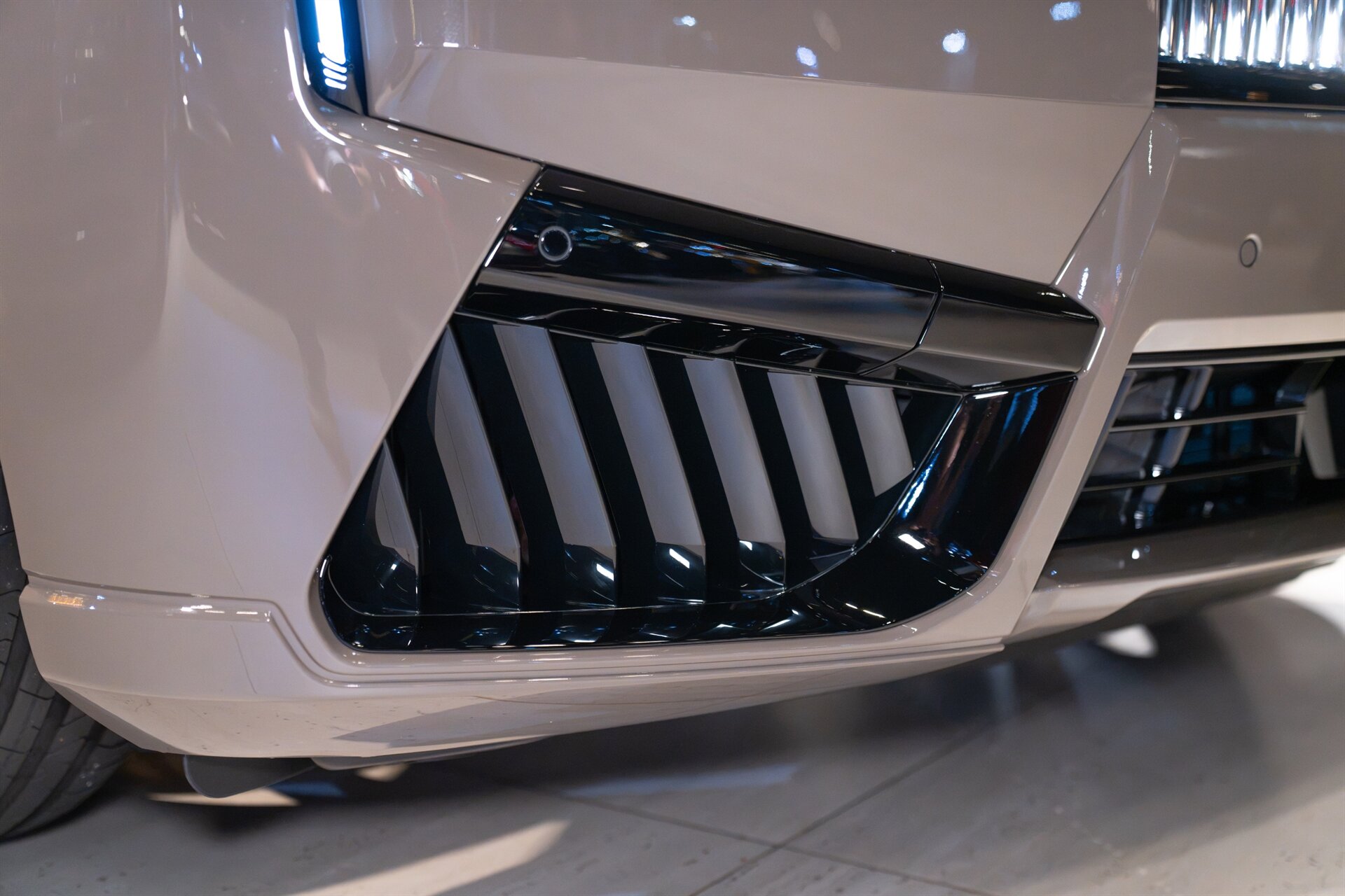 2027 Rolls-Royce Black Badge Cullinan - Photo 9