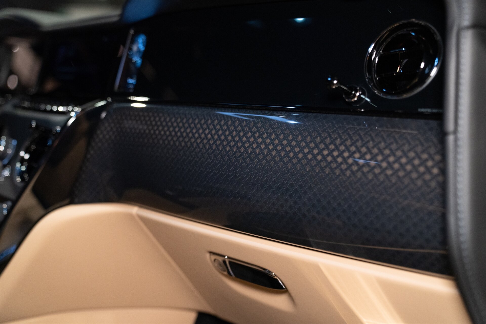 2027 Rolls-Royce Black Badge Cullinan - Photo 43