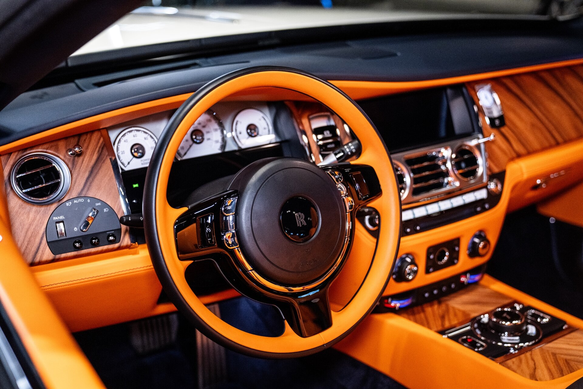 2021 Rolls-Royce Dawn - Photo 12