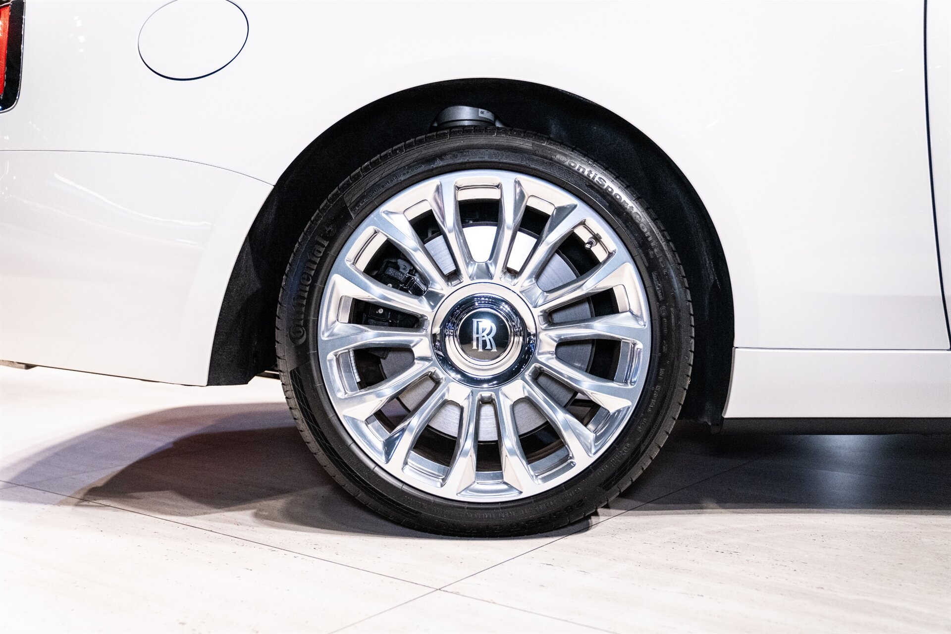 2021 Rolls-Royce Dawn - Photo 25