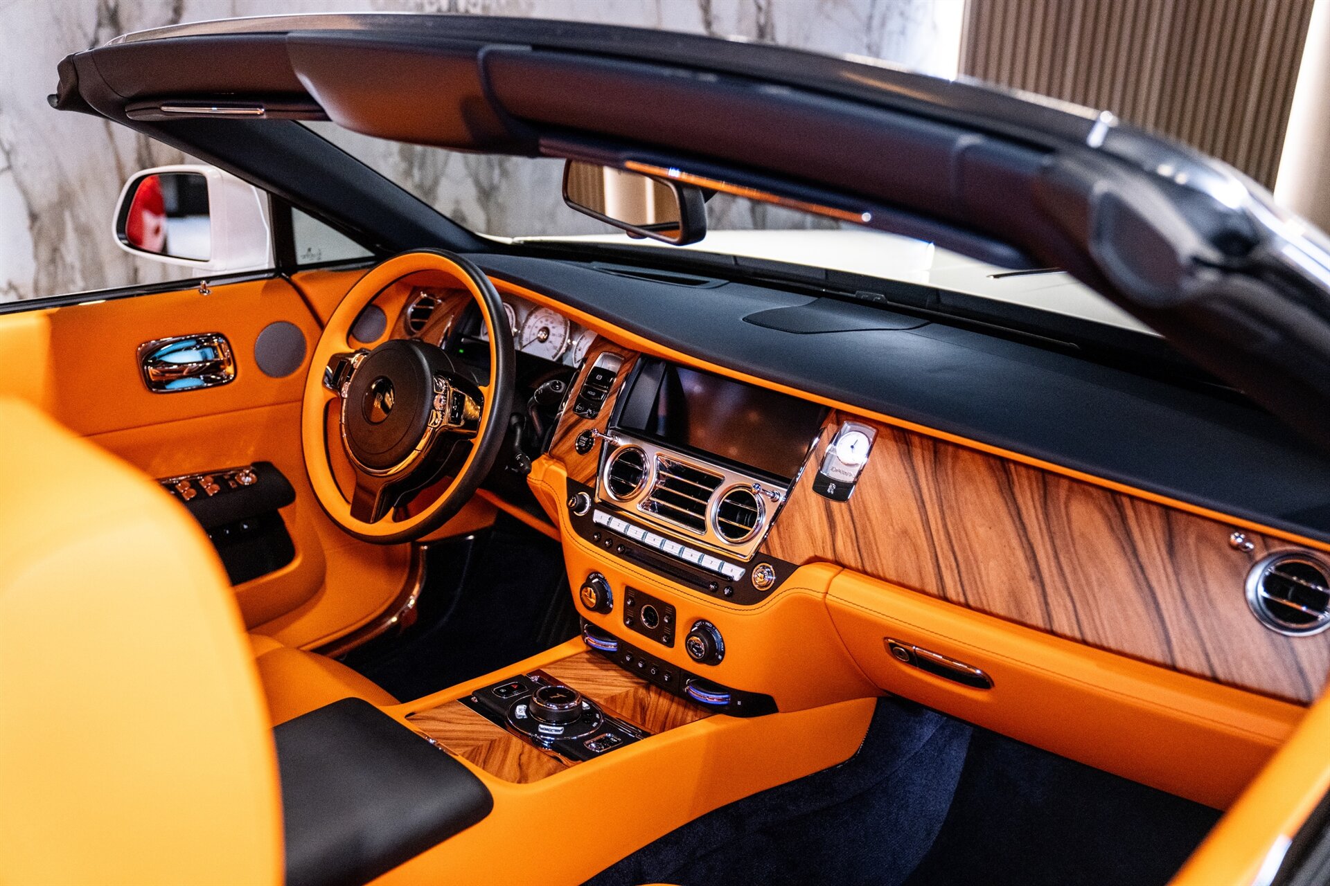 2021 Rolls-Royce Dawn - Photo 13