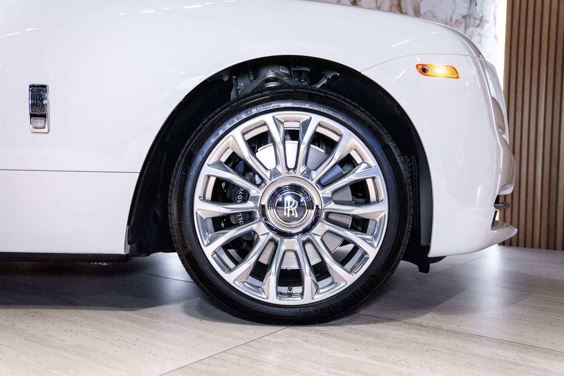 2021 Rolls-Royce Dawn - Photo 26
