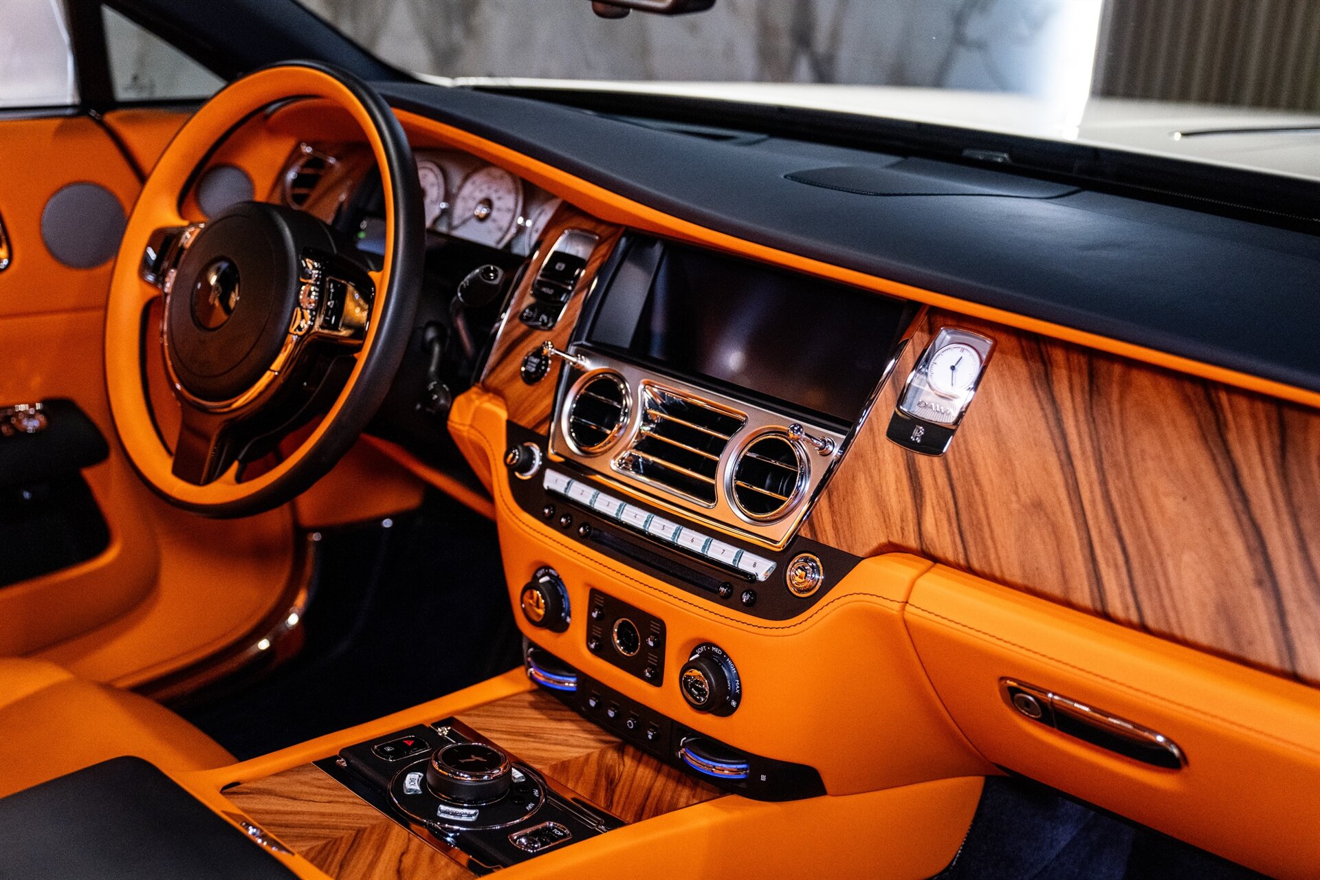 2021 Rolls-Royce Dawn - Photo 18