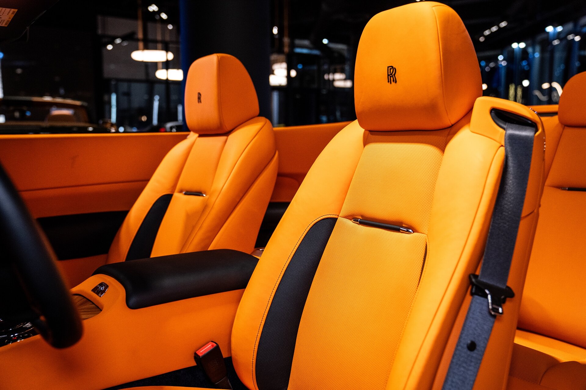 2021 Rolls-Royce Dawn - Photo 32