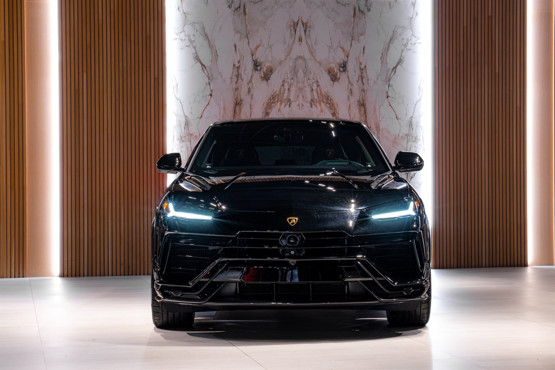 2023 Lamborghini Urus Performante - Photo 2
