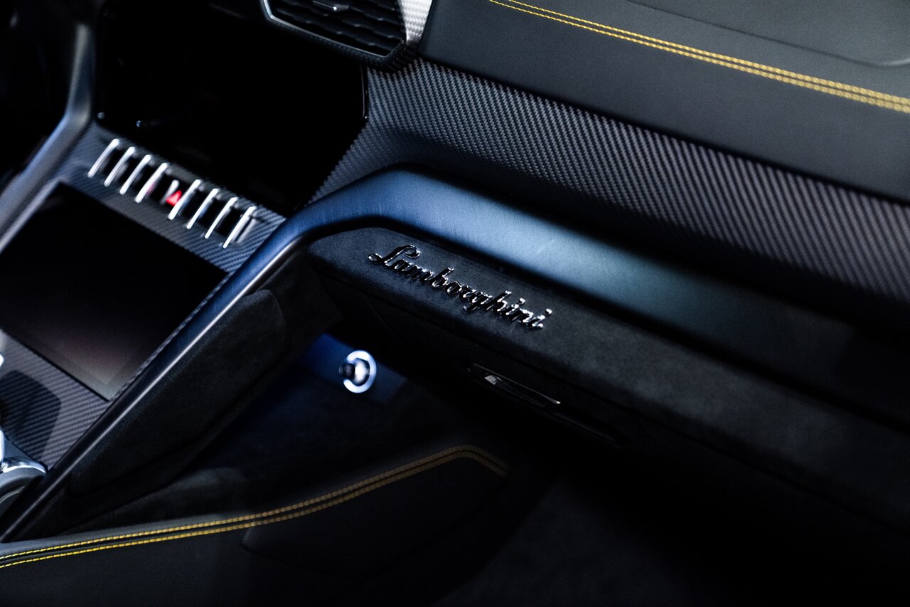 2023 Lamborghini Urus Performante - Photo 18 - Beverly Hills, CA 90212