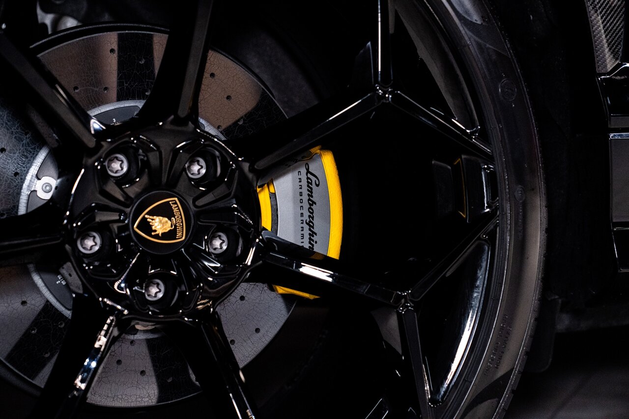 2023 Lamborghini Urus Performante - Photo 25 - Beverly Hills, CA 90212