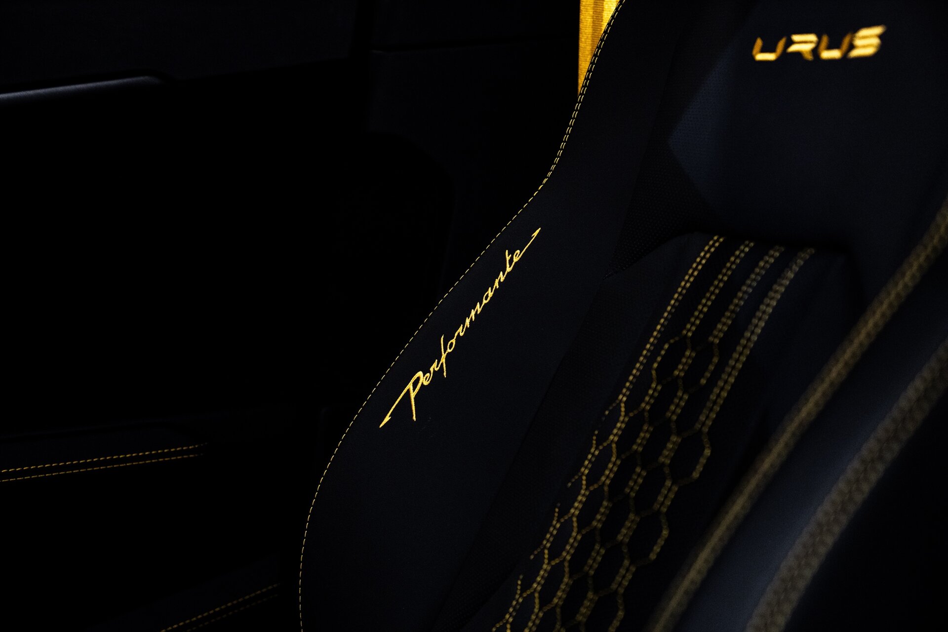 2023 Lamborghini Urus Performante - Photo 15