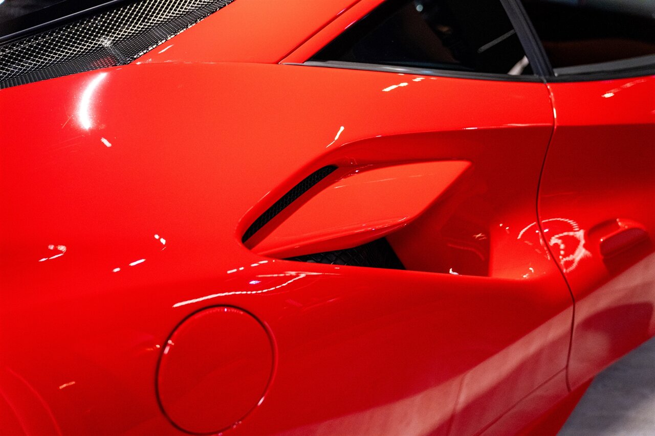 2022 Ferrari F8 Tributo   - Photo 20 - Beverly Hills, CA 90212