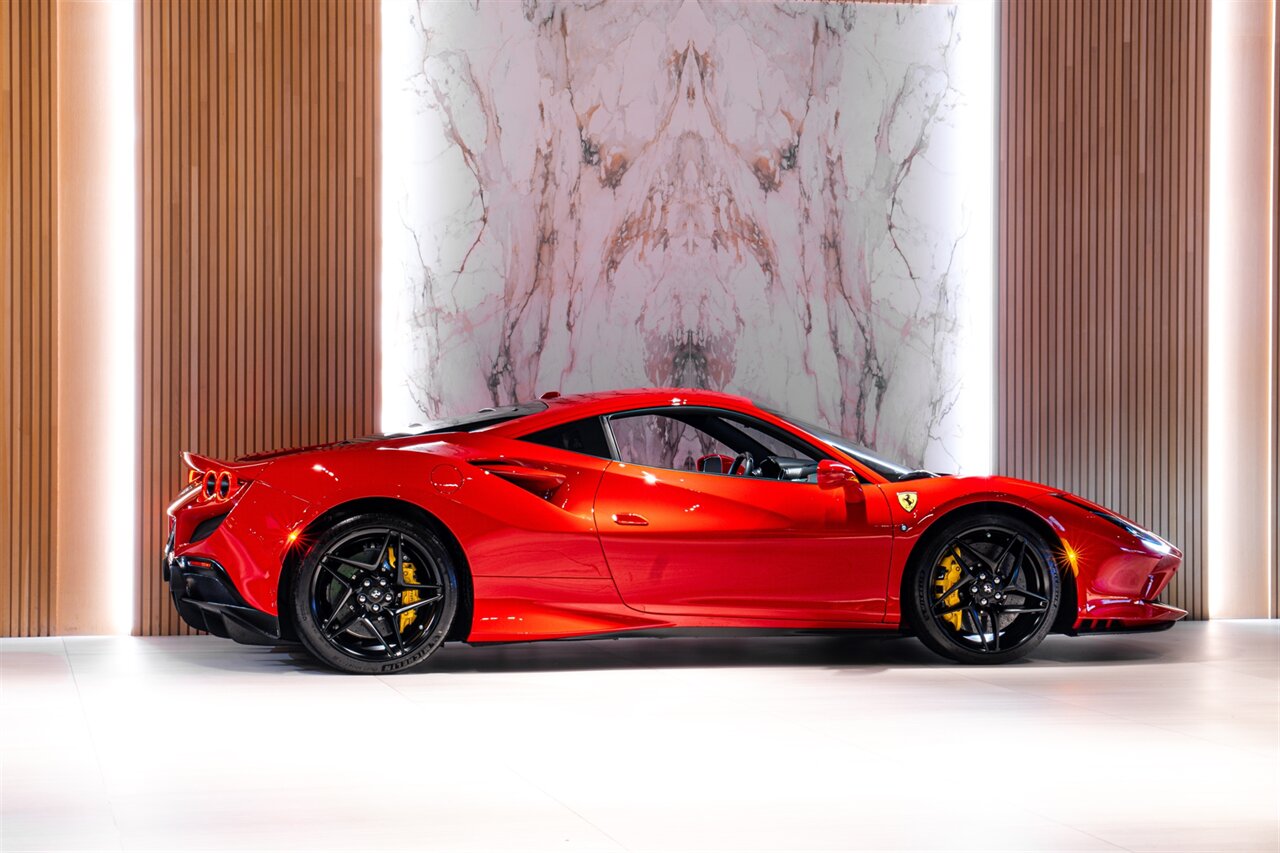 2022 Ferrari F8 Tributo   - Photo 4 - Beverly Hills, CA 90212