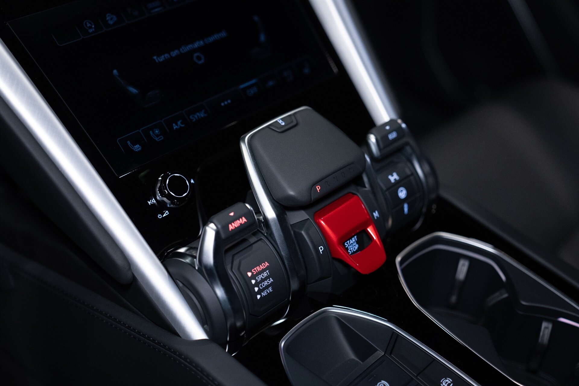 2022 Lamborghini Urus - Photo 24