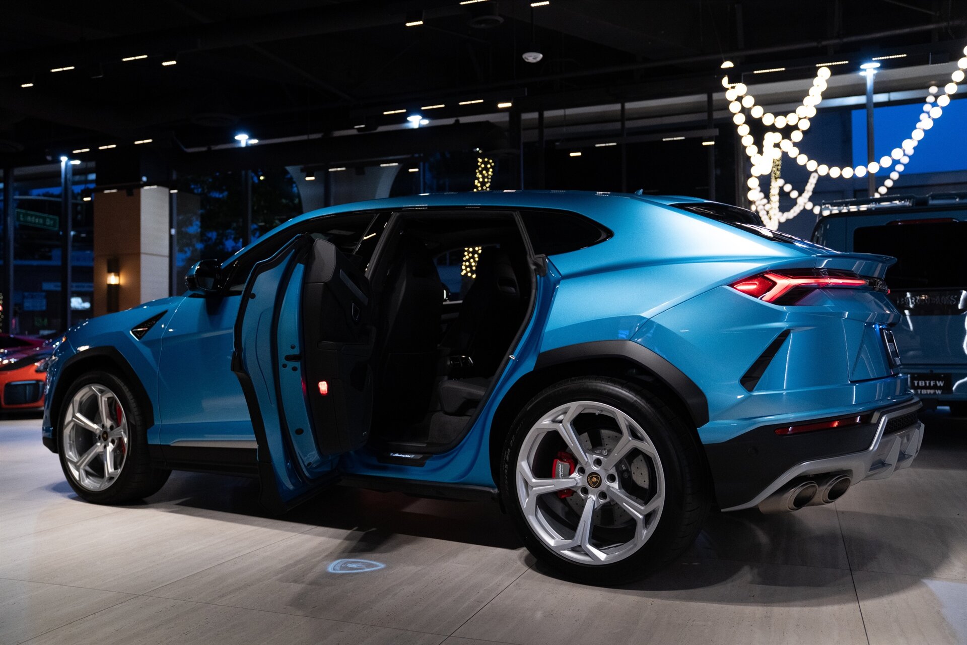 2022 Lamborghini Urus - Photo 34