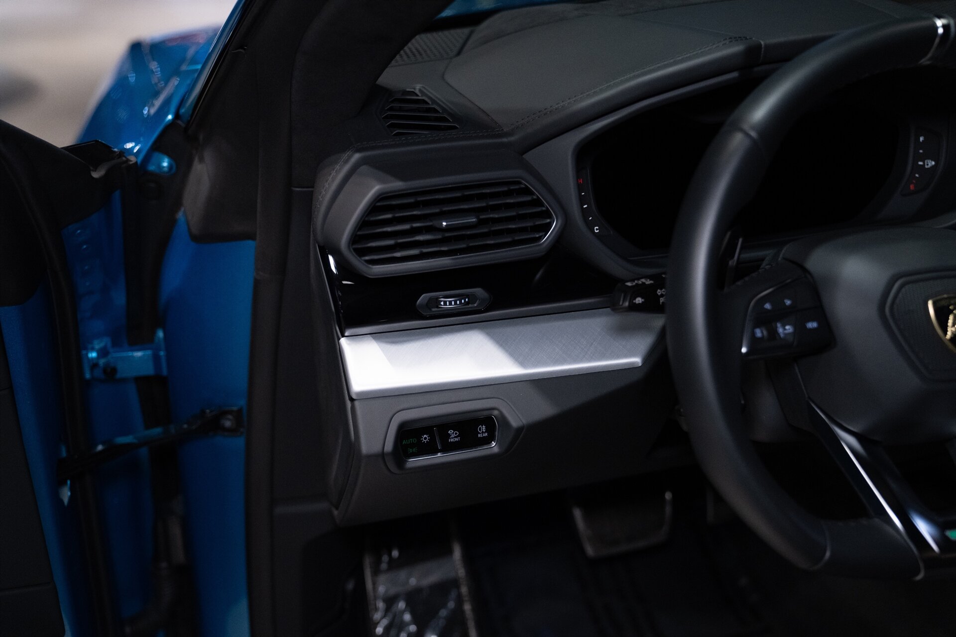 2022 Lamborghini Urus - Photo 17