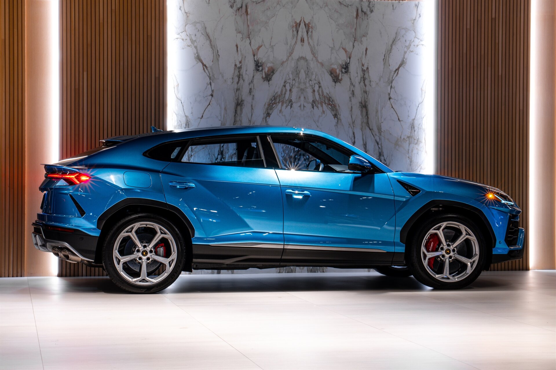 2022 Lamborghini Urus - Photo 4