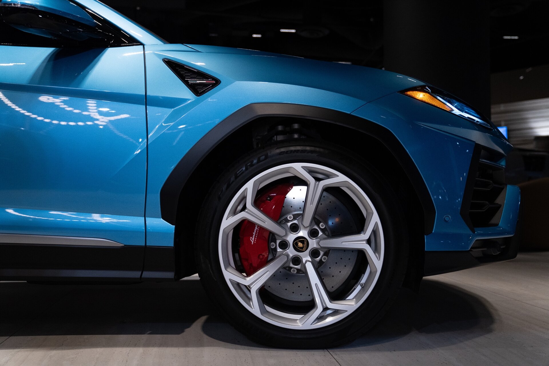 2022 Lamborghini Urus - Photo 28