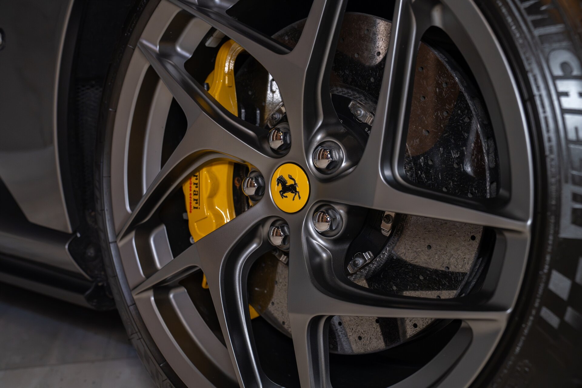 2019 Ferrari 812 Superfast - Photo 45