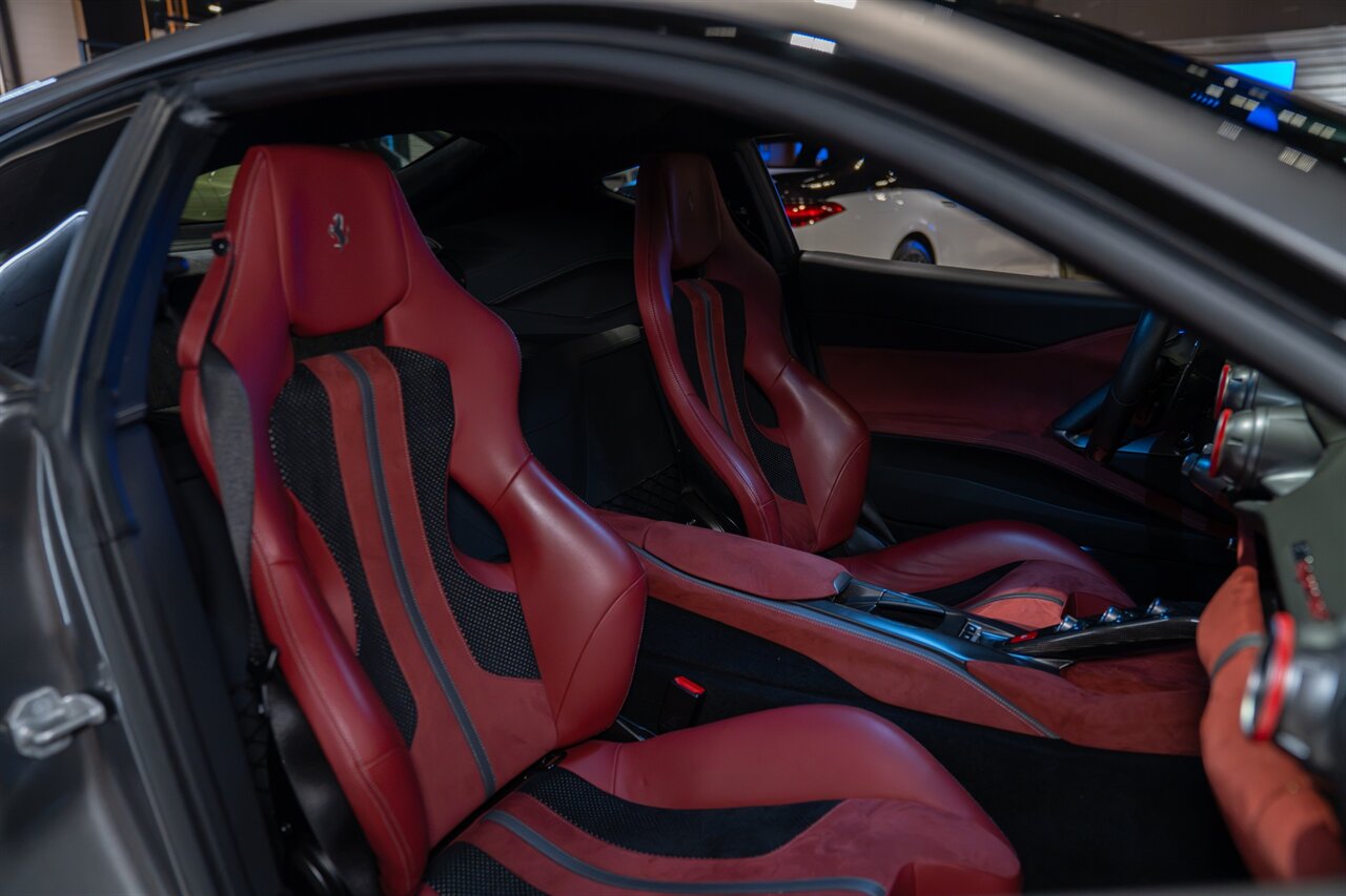 2019 Ferrari 812 Superfast   - Photo 40 - Beverly Hills, CA 90212