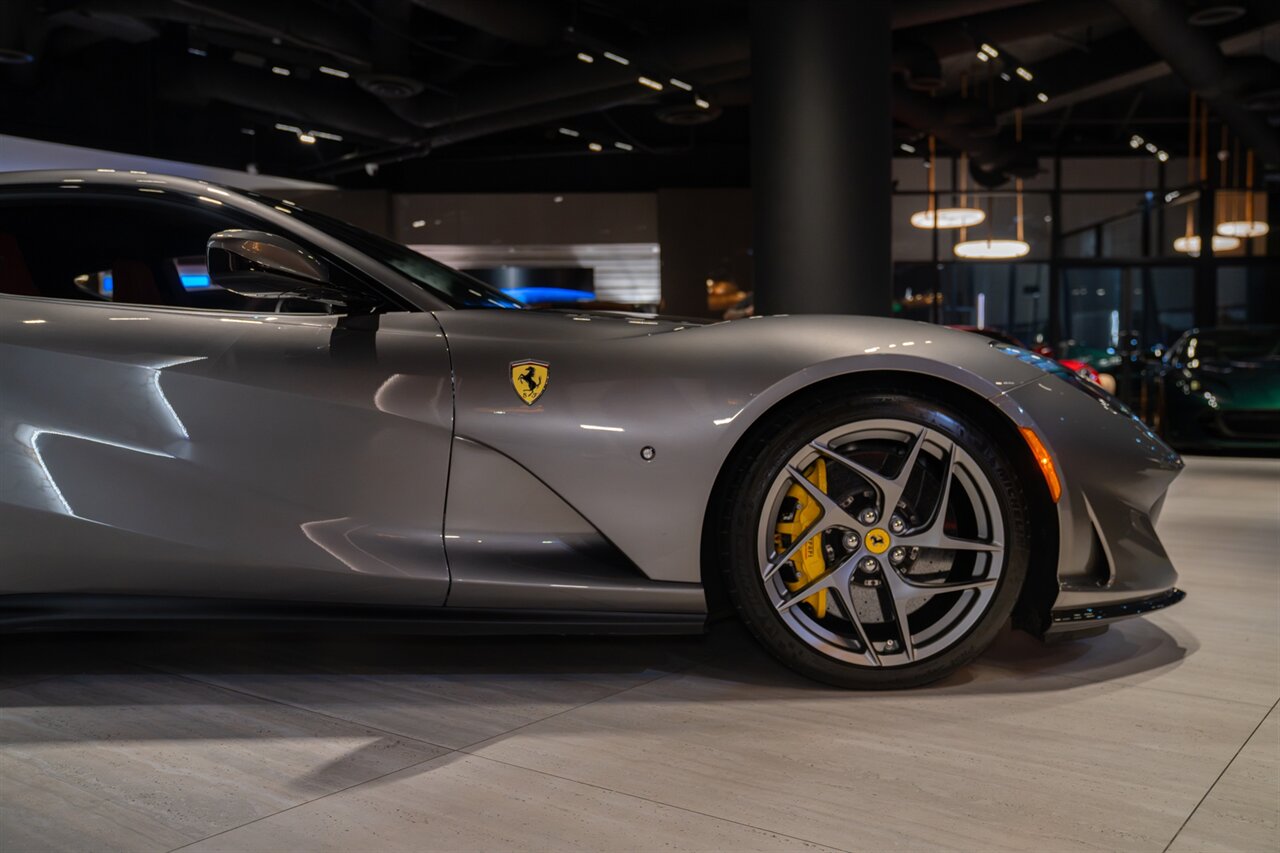 2019 Ferrari 812 Superfast   - Photo 36 - Beverly Hills, CA 90212