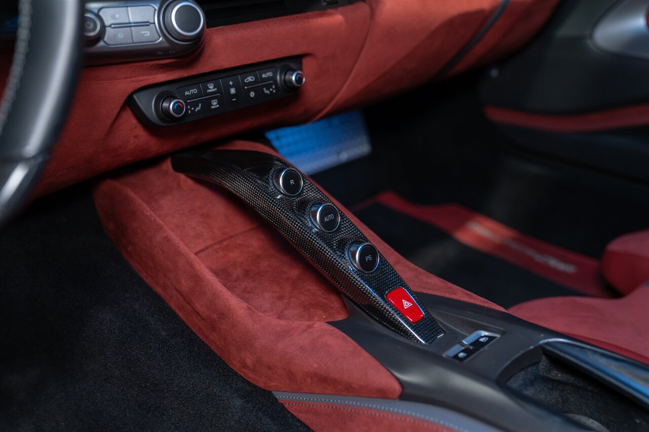 2019 Ferrari 812 Superfast   - Photo 17 - Beverly Hills, CA 90212