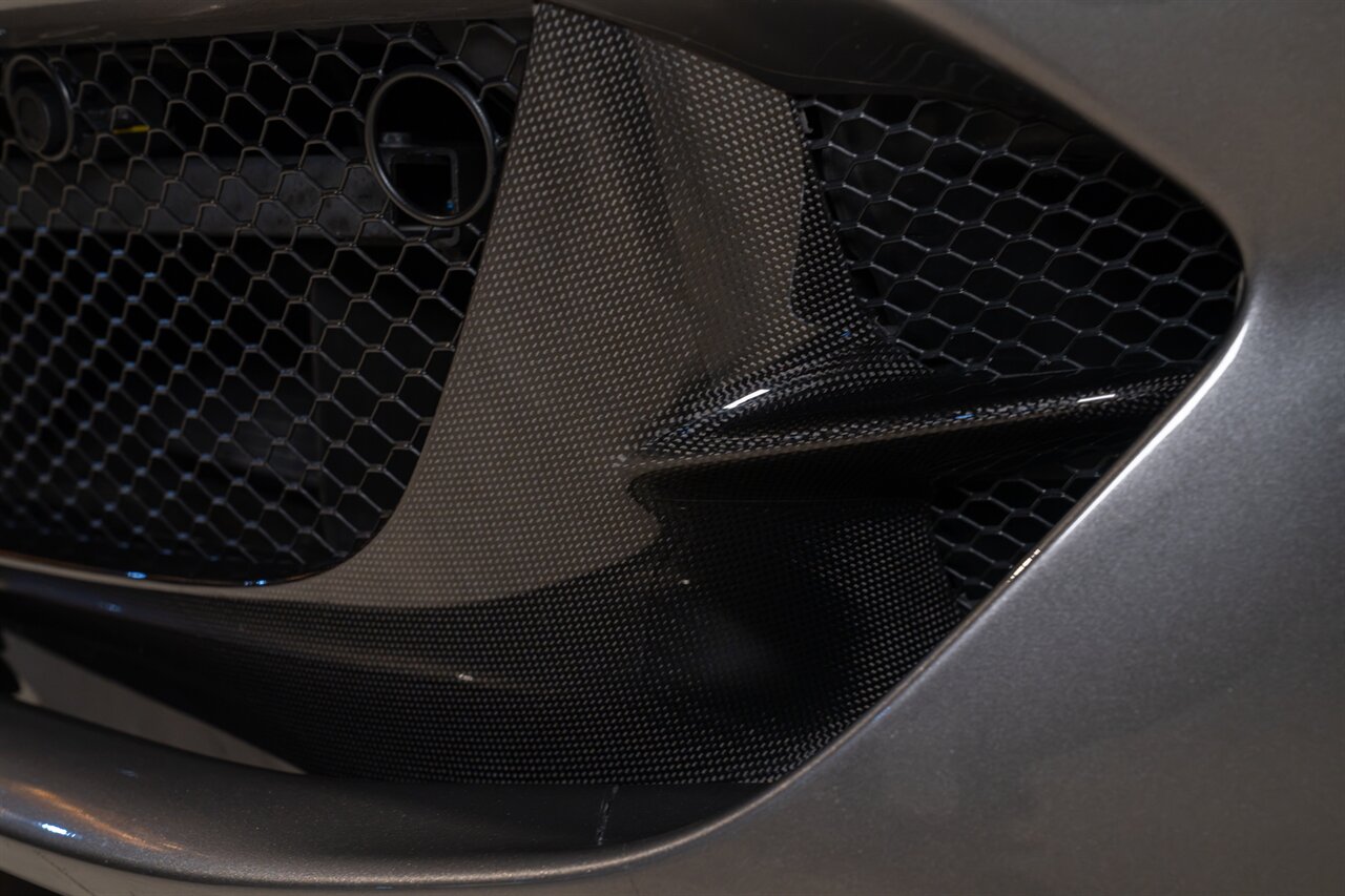 2019 Ferrari 812 Superfast   - Photo 9 - Beverly Hills, CA 90212