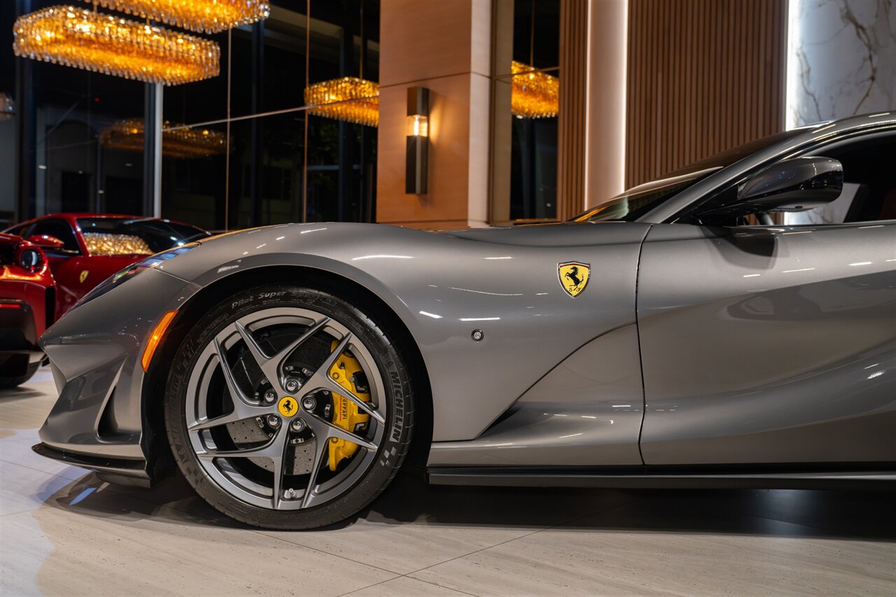 2019 Ferrari 812 Superfast   - Photo 13 - Beverly Hills, CA 90212