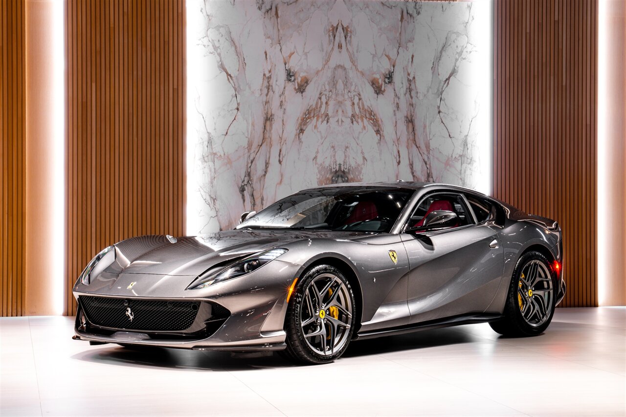 2019 Ferrari 812 Superfast   - Photo 1 - Beverly Hills, CA 90212