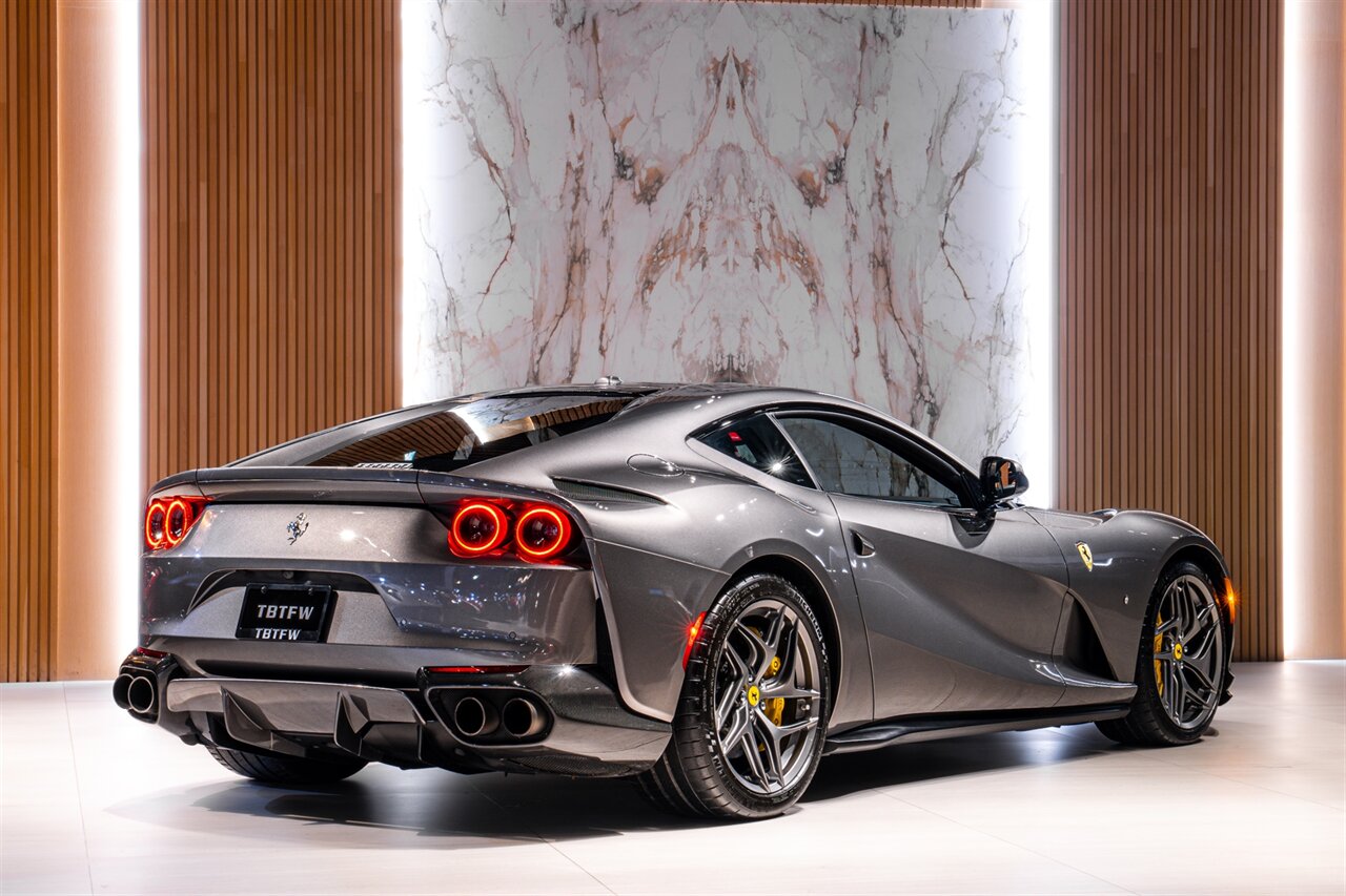 2019 Ferrari 812 Superfast   - Photo 3 - Beverly Hills, CA 90212