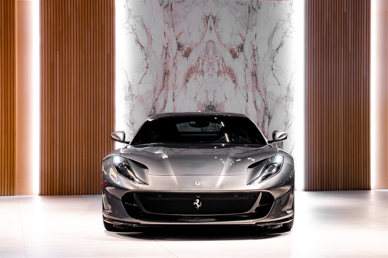2019 Ferrari 812 Superfast   - Photo 2 - Beverly Hills, CA 90212