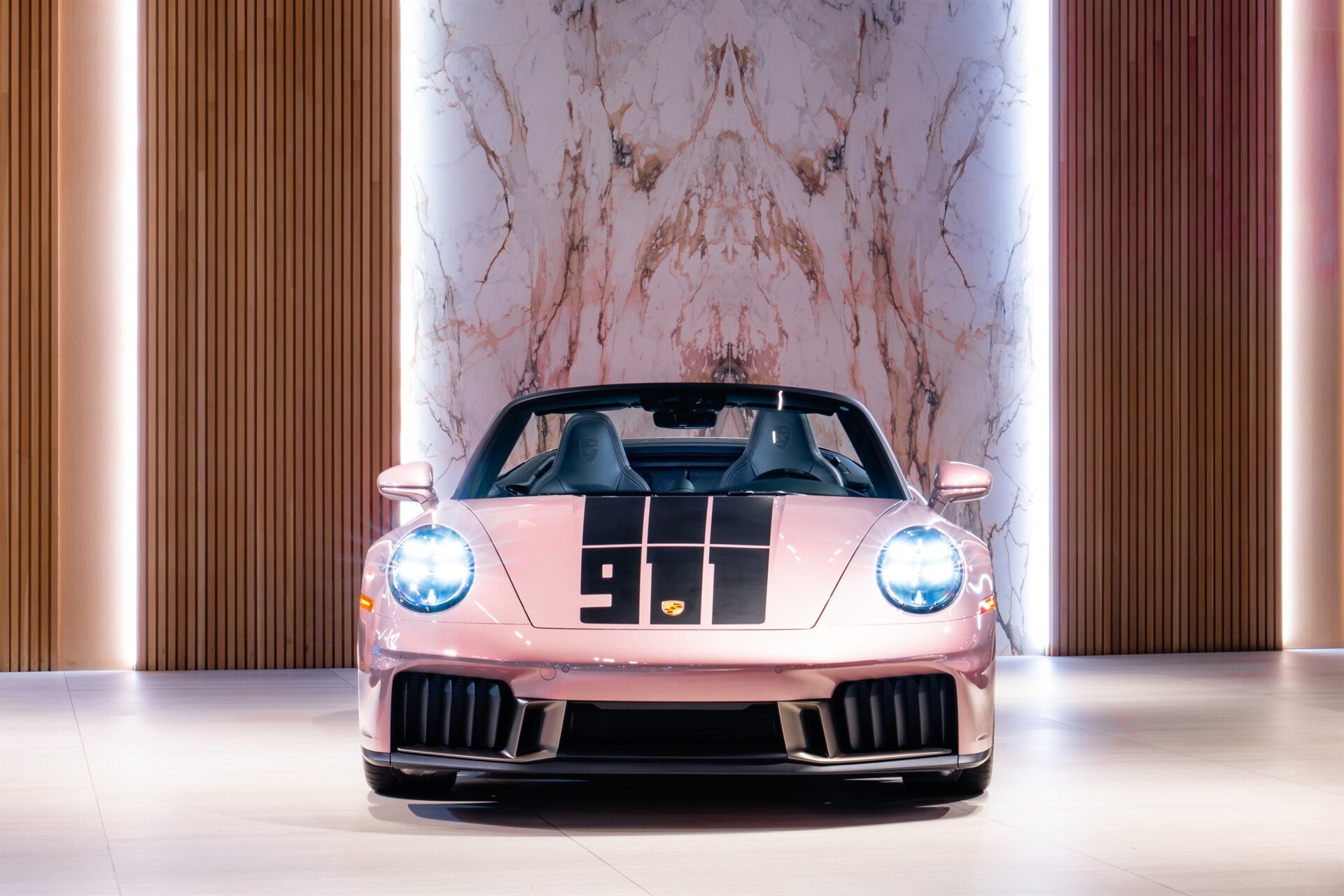 2026 Porsche 911 Spirit 70 - Photo 3