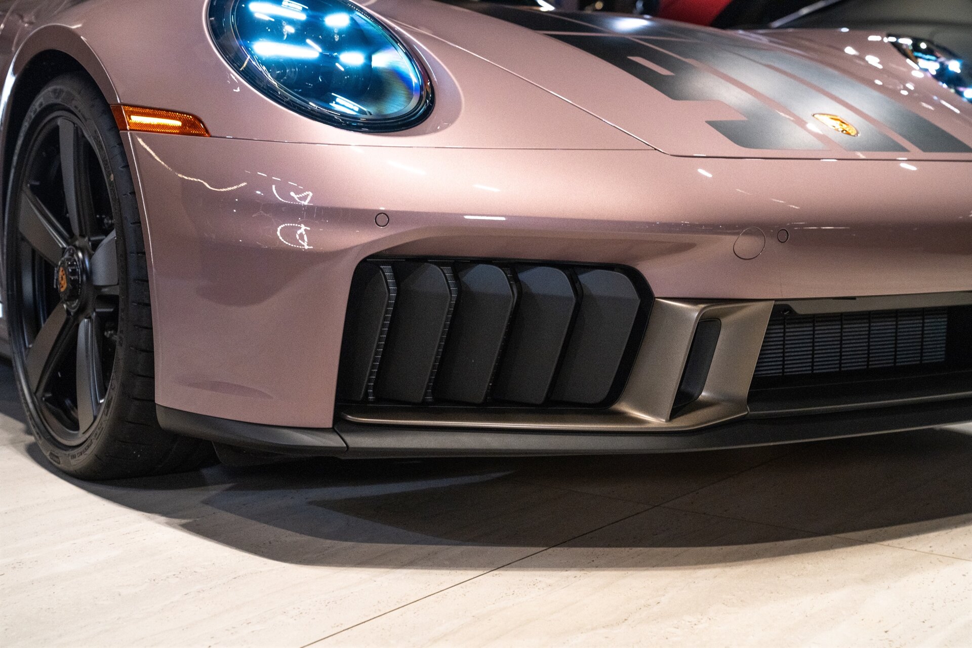 2026 Porsche 911 Spirit 70 - Photo 11