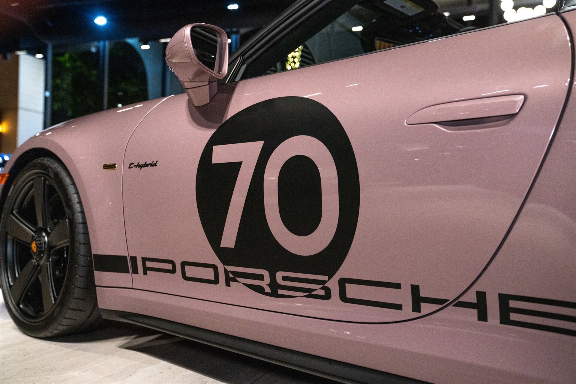 2026 Porsche 911 Spirit 70 - Photo 15