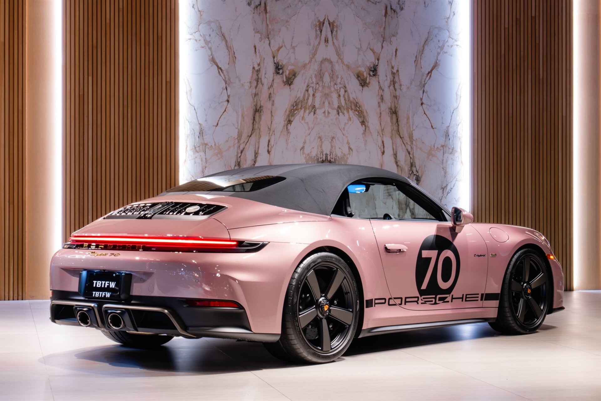 2026 Porsche 911 Spirit 70 - Photo 5