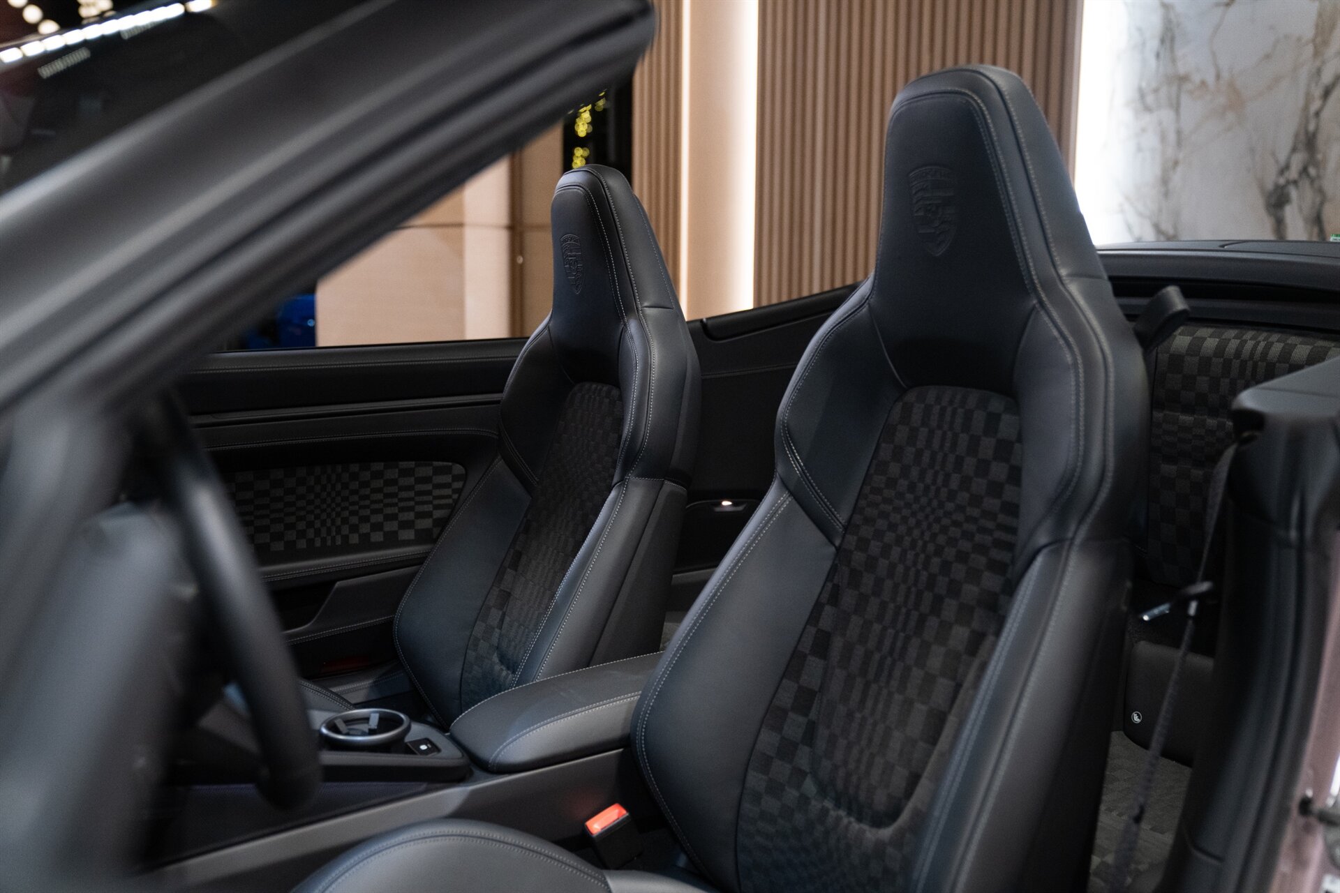2026 Porsche 911 Spirit 70 - Photo 19