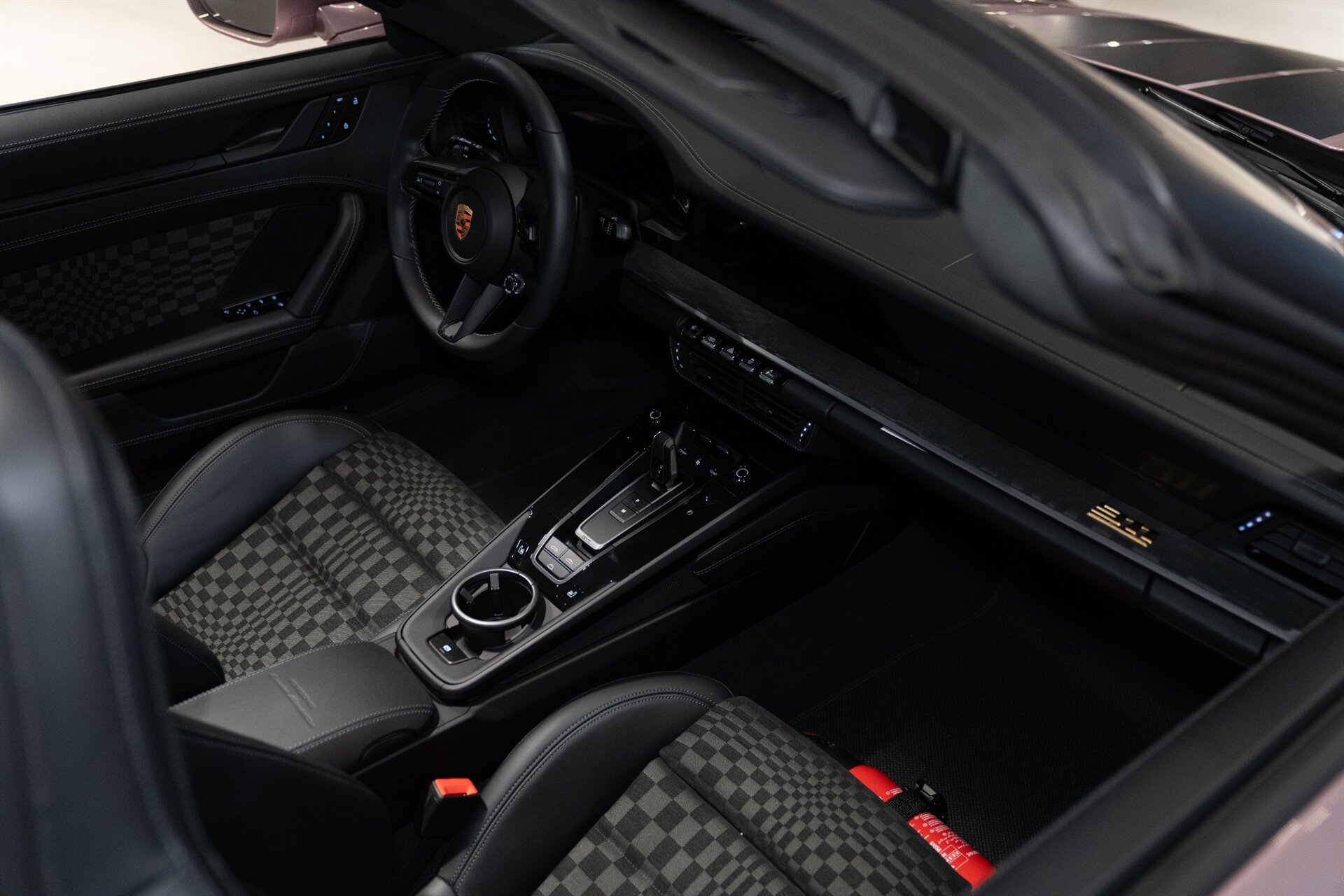 2026 Porsche 911 Spirit 70 - Photo 40