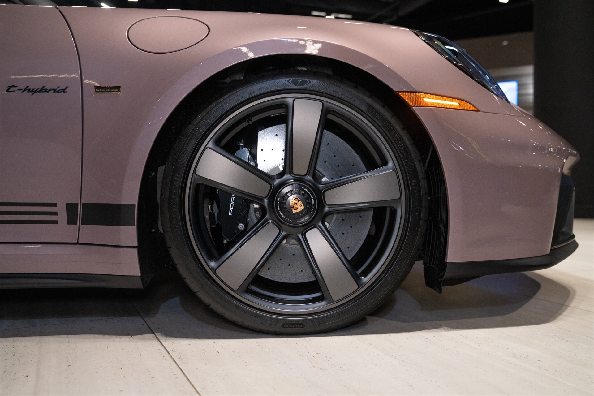 2026 Porsche 911 Spirit 70 - Photo 43