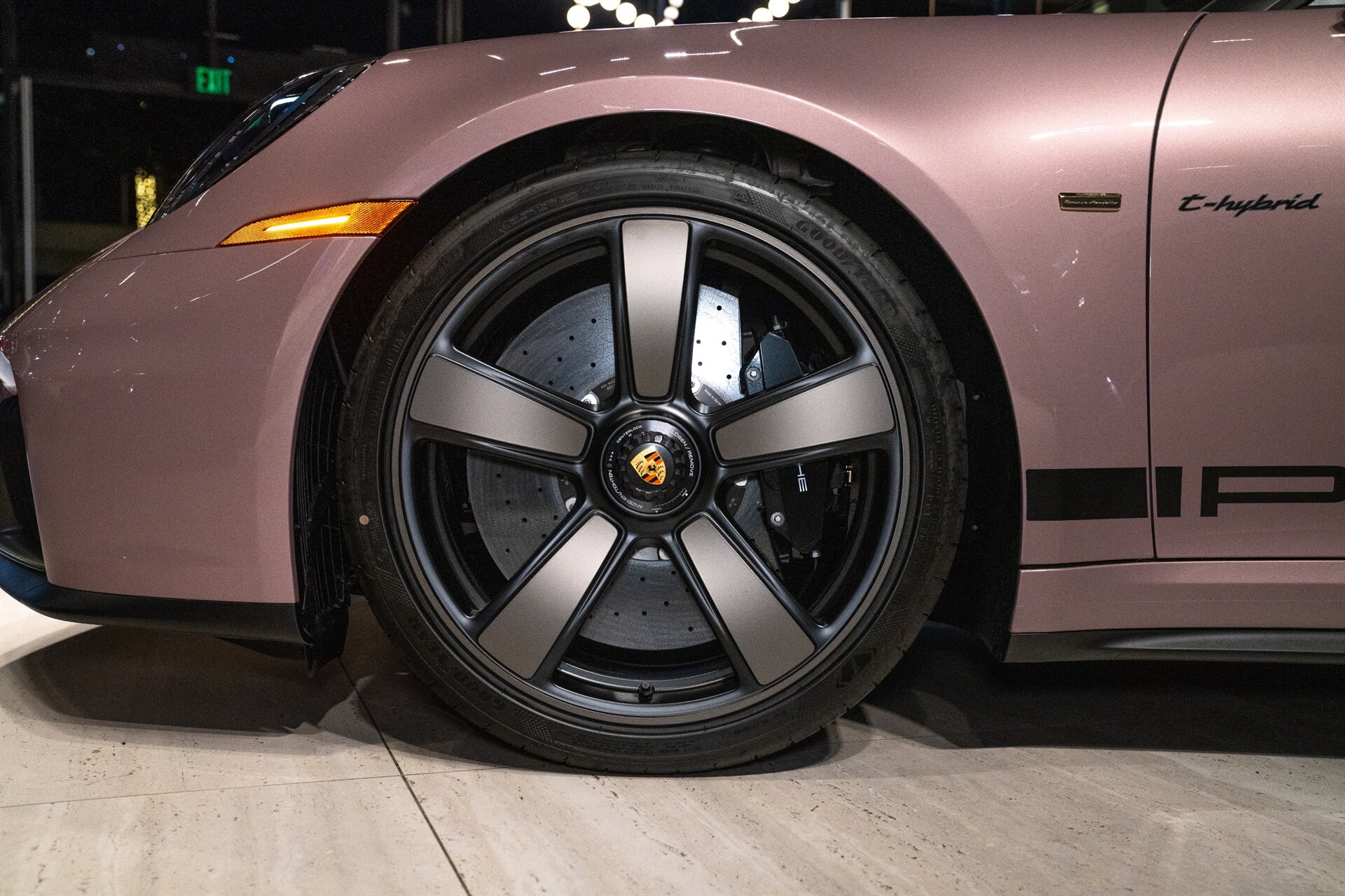 2026 Porsche 911 Spirit 70 - Photo 14