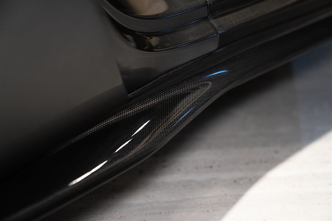 2021 Ferrari 812 GTS   - Photo 40 - Beverly Hills, CA 90212