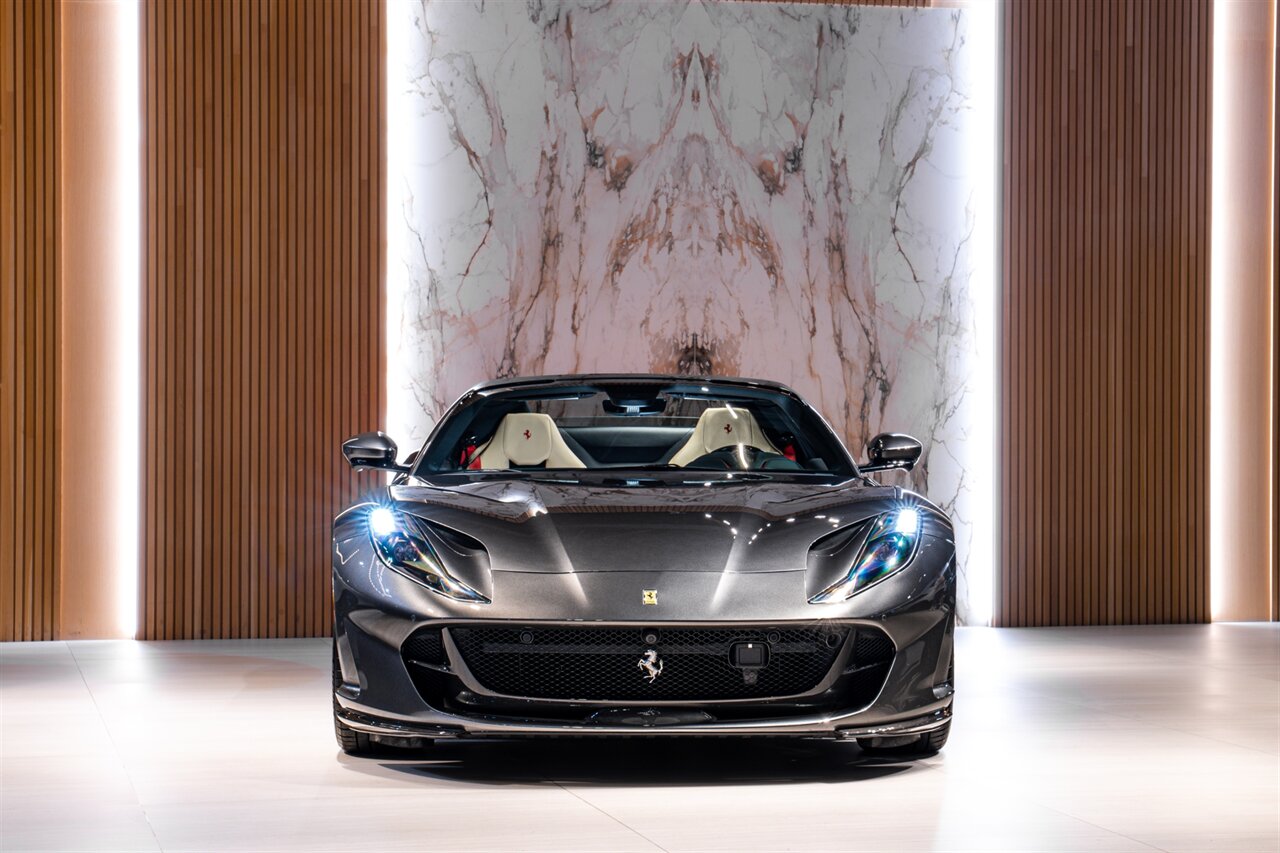 2021 Ferrari 812 GTS   - Photo 4 - Beverly Hills, CA 90212