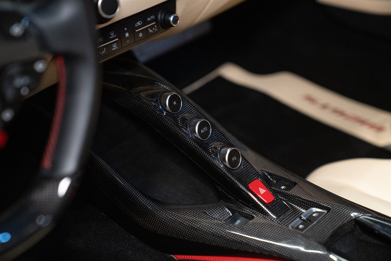 2021 Ferrari 812 GTS   - Photo 17 - Beverly Hills, CA 90212