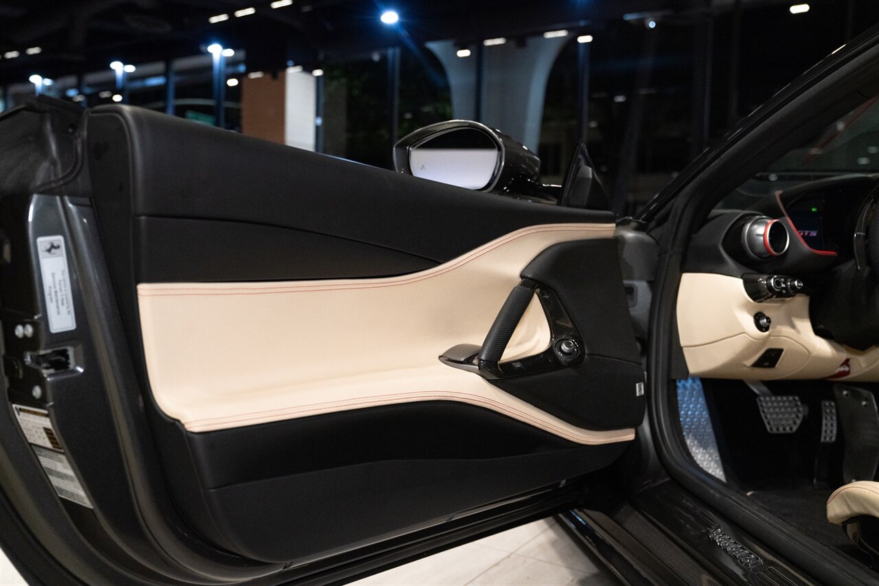 2021 Ferrari 812 GTS   - Photo 16 - Beverly Hills, CA 90212
