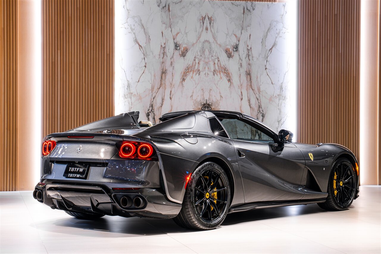 2021 Ferrari 812 GTS   - Photo 3 - Beverly Hills, CA 90212