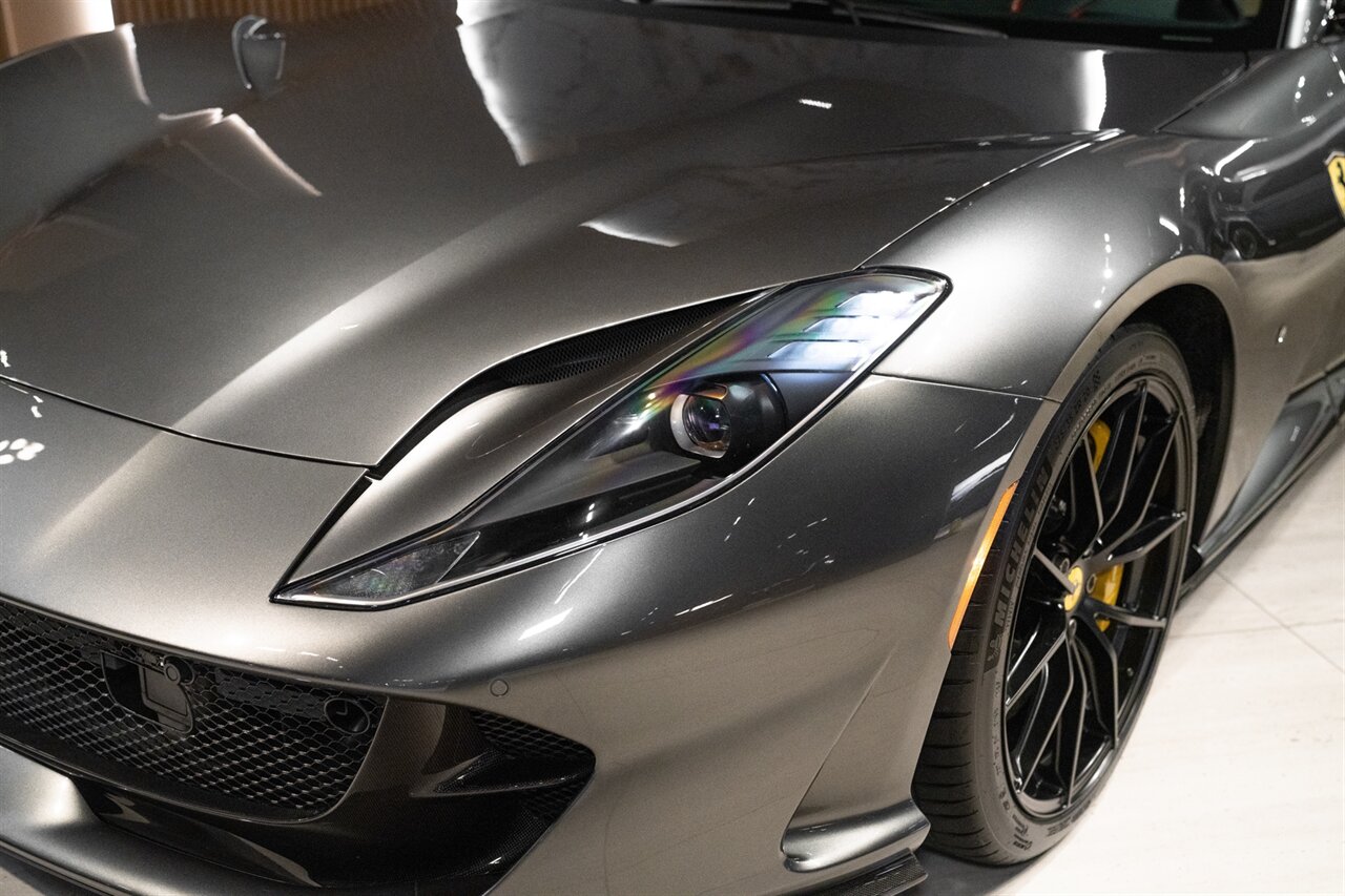 2021 Ferrari 812 GTS   - Photo 11 - Beverly Hills, CA 90212